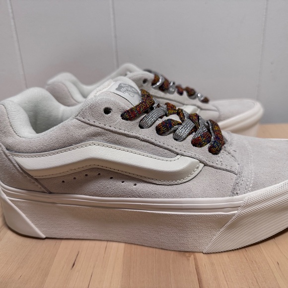 Vans Knu Skool Women’s Size 8 White Suede Casual Platform Sneaker Shoe NEW - Picture 1 of 7